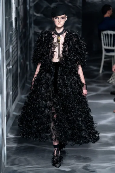 Look 28